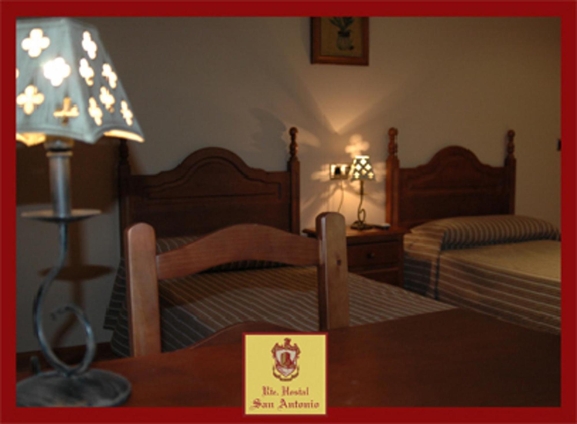 Hostal San Antonio Iscar ภายนอก รูปภาพ